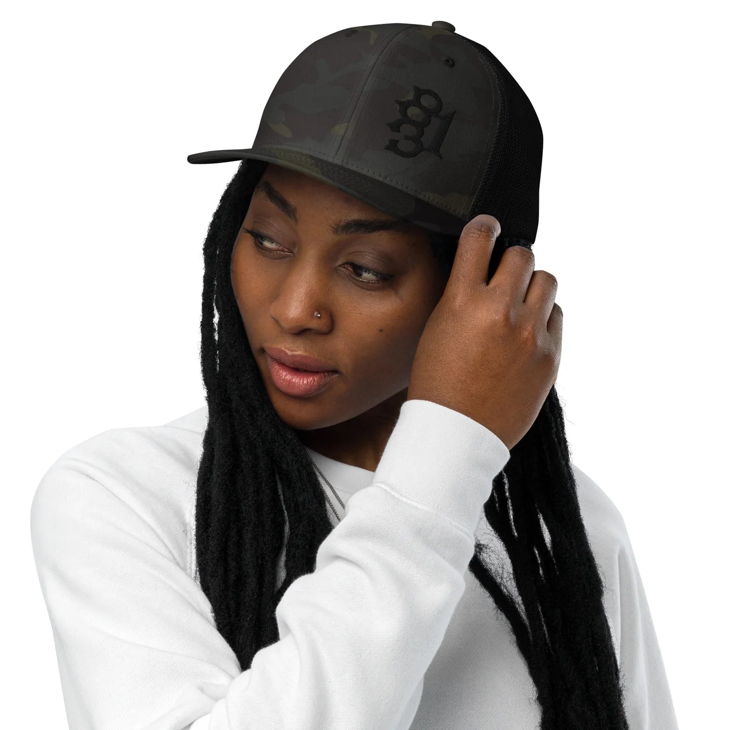 831 KNUCKLES FLEXFIT BLACK CAMO HAT WOMEN